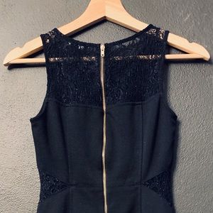 Ultra sexy black bodycon dress with lace details!!